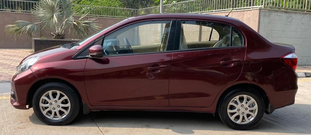 Second-hand 2016 Honda Amaze VX AT i-Vtech for sale in New Delhi-3