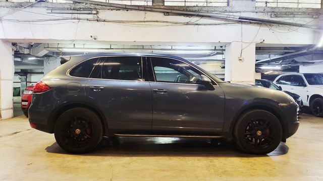 Second-hand 2013 Porsche Cayenne Diesel for sale in Mumbai-1