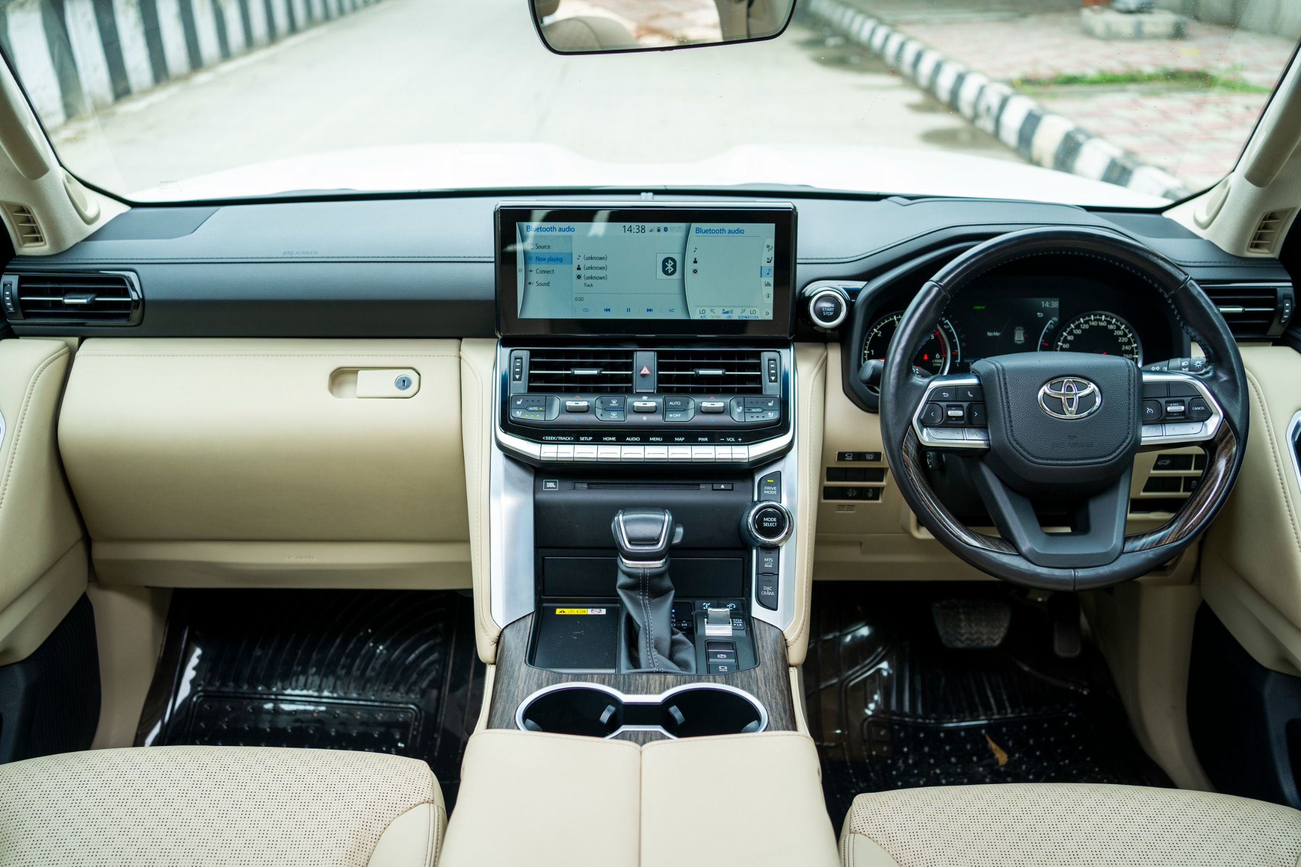 Buy Used Toyota Land Cruiser 300 ZX of 2022 model @ 2,10,00,000