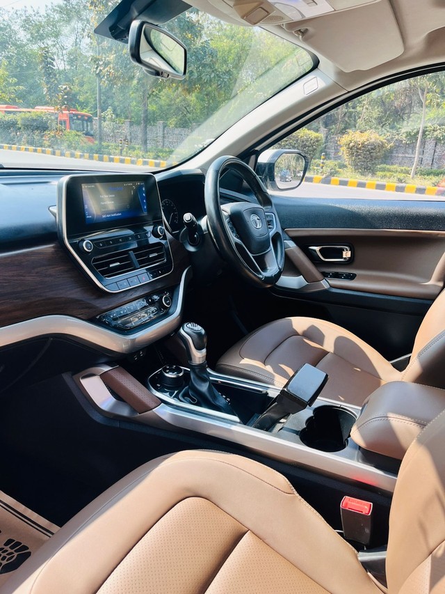 Second-hand 2021 Tata Harrier XZA Plus AT BSVI for sale in New Delhi-7