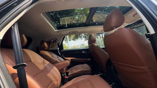 Second-hand 2023 MG Hector Plus Sharp CVT for sale in New Delhi-12