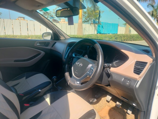 Hyundai i20 Sportz Option 1.2 Second-hand 2015 Hyundai i20 Sportz Option 1.2 for sale in Nashik-5