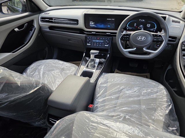 Second-hand 2024 Hyundai Creta SX Tech iVT for sale in New Delhi-8