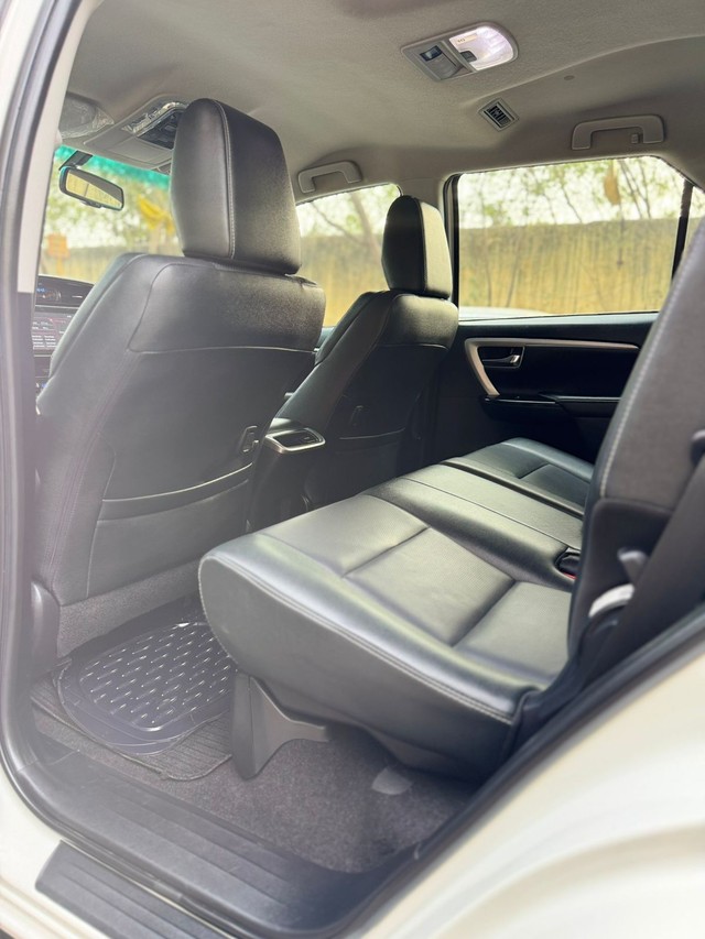 Second-hand 2025 Toyota Fortuner 4X2 Diesel AT for sale in New Delhi-14