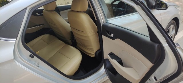 Second-hand 2018 Hyundai Verna CRDi 1.6 AT SX for sale in New Delhi-15