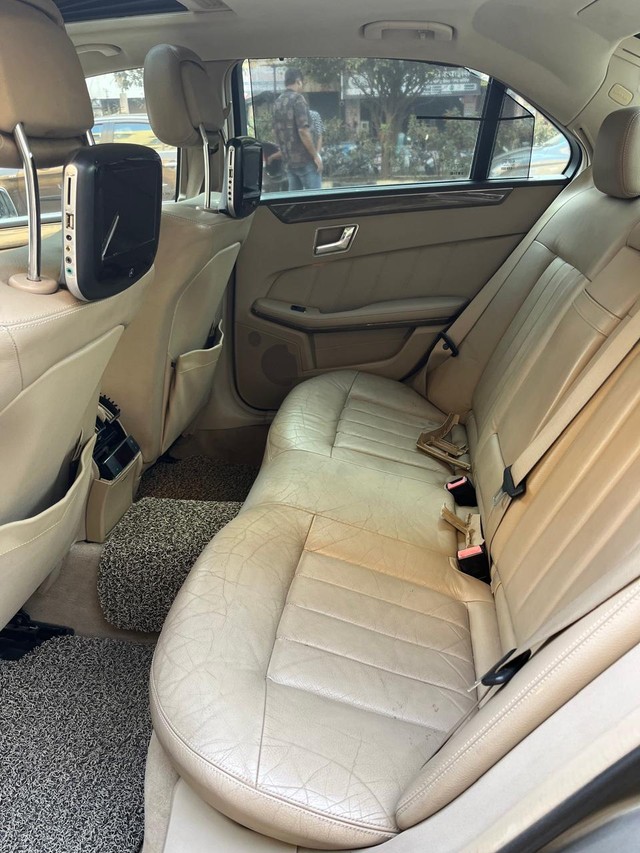 Second-hand 2011 Mercedes-Benz E-Class E 200 CGI Avantgarde for sale in Virar-9