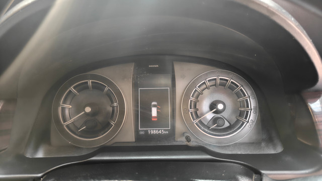 Second-hand 2017 Toyota Innova Crysta 2.4 ZX MT BSIV for sale in Hyderabad-12