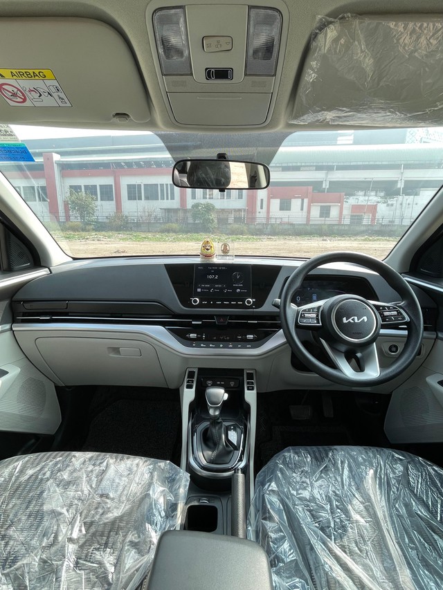 Second-hand 2023 Kia Carens Prestige Plus DCT BSVI for sale in New Delhi-6