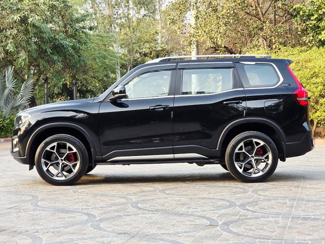 Second-hand 2025 Mahindra Scorpio N Z8 Select AT for sale in New Delhi-4