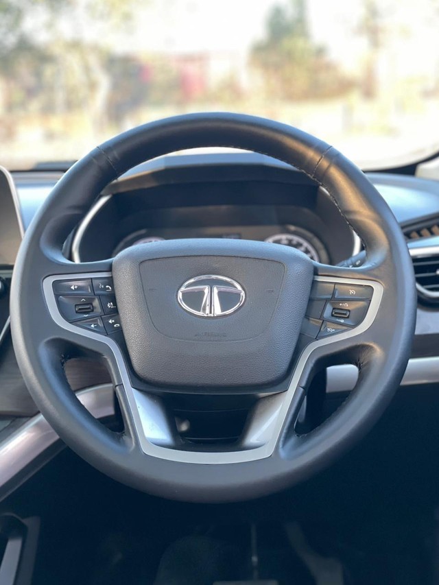 Second-hand 2022 Tata Harrier XTA Plus AT BSVI for sale in New Delhi-17