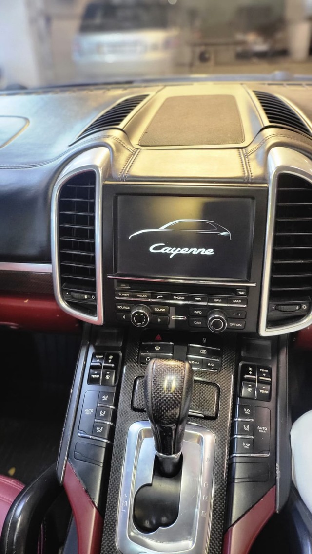 Second-hand 2013 Porsche Cayenne Diesel for sale in Mumbai-18