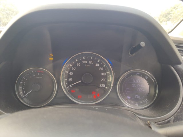 Second-hand 2019 Honda City V MT for sale in New Delhi-5