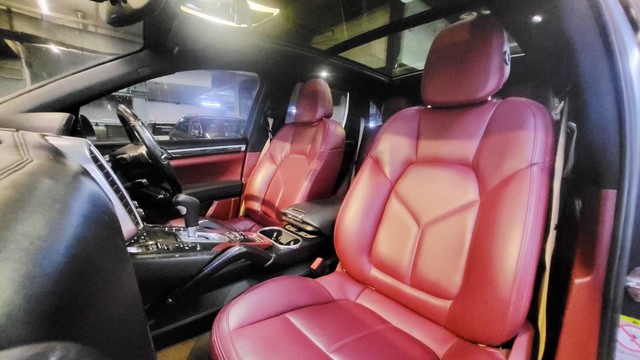 Second-hand 2013 Porsche Cayenne Diesel for sale in Mumbai-17