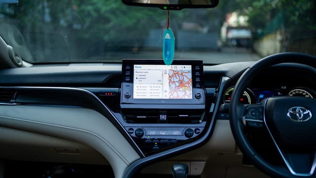 Second-hand 2024 Toyota Camry 2.5 Hybrid for sale in New Delhi-14