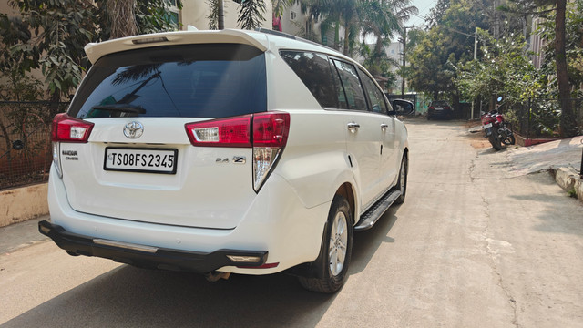 Second-hand 2017 Toyota Innova Crysta 2.4 ZX MT BSIV for sale in Hyderabad-4
