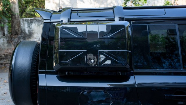 Second-hand 2025 Land Rover Defender 2.0 l Petrol 110 X-Dynamic HSE for sale in New Delhi-5