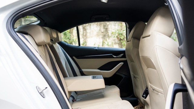 Second-hand 2022 Skoda Octavia Laurin and Klement for sale in New Delhi-9