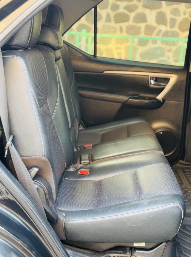 Second-hand 2021 Toyota Fortuner 4X4 Diesel AT BSVI for sale in Rajkot-18