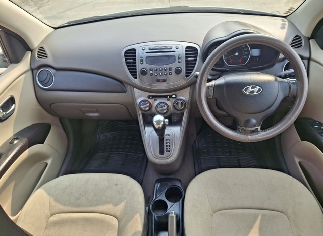 Second-hand 2012 Hyundai i10 Sportz AT for sale in Mumbai-4