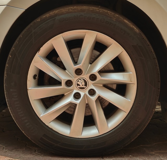 Second-hand 2017 Skoda Superb LK 1.8 TSI AT for sale in Thane-8