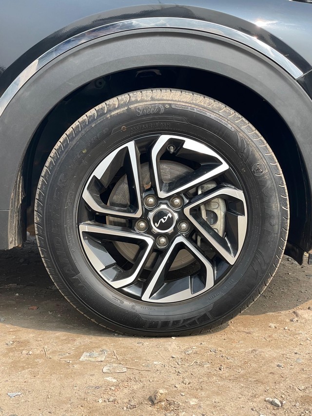 Second-hand 2023 Kia Carens Prestige Plus DCT BSVI for sale in New Delhi-7