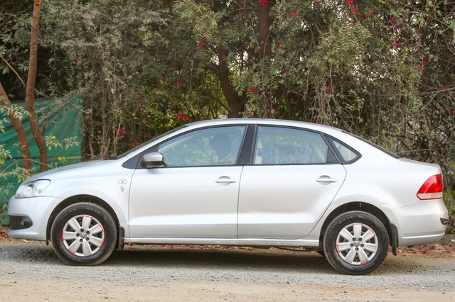 Volkswagen Vento Petrol Comfortline Second-hand 2012 Volkswagen Vento Petrol Comfortline for sale in Ahmedabad-4