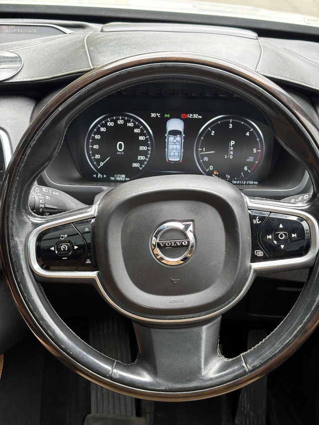 Second-hand 2017 Volvo XC90 D5 Inscription BSIV for sale in Bangalore-11