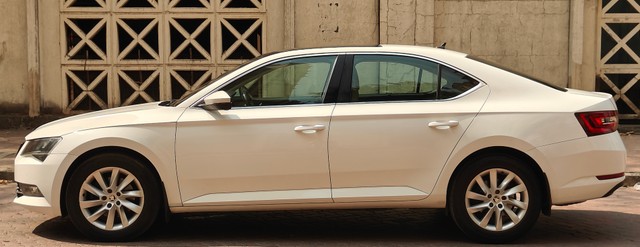 Second-hand 2017 Skoda Superb LK 1.8 TSI AT for sale in Thane-3