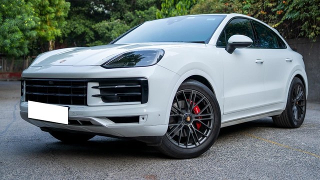 Porsche Cayenne STD Second-hand 2023 Porsche Cayenne STD for sale in New Delhi-2