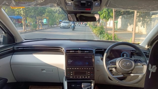 Second-hand 2025 Hyundai Tucson Signature Diesel AT for sale in Bangalore-10