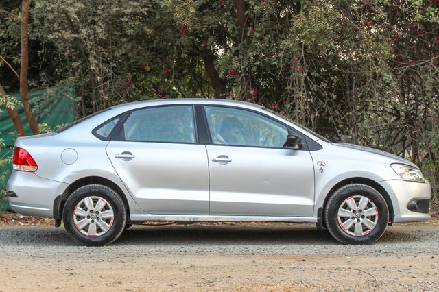 Volkswagen Vento Petrol Comfortline Second-hand 2012 Volkswagen Vento Petrol Comfortline for sale in Ahmedabad-1