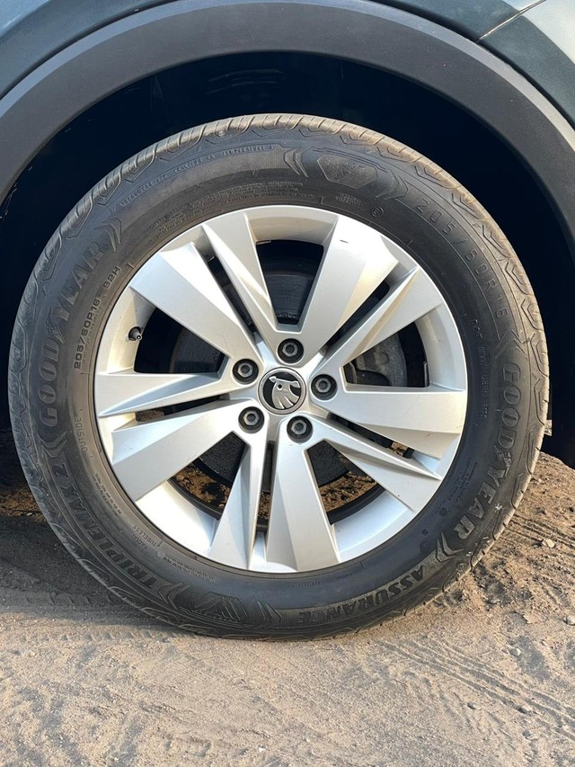 Second-hand 2021 Skoda Kushaq 1.0 TSI Ambition AT BSVI for sale in New Delhi-7