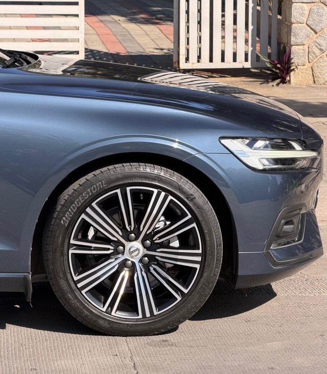 Second-hand 2021 Volvo S60 T4 Inscription for sale in Bangalore-4