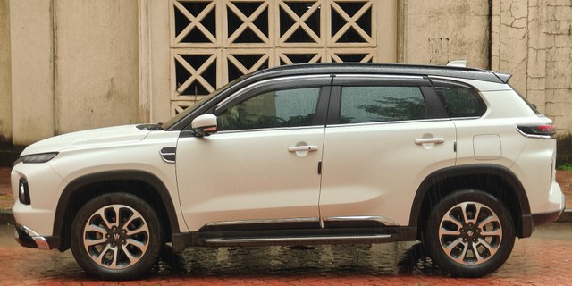 Second-hand 2023 Maruti Grand Vitara Alpha AT BSVI for sale in Thane-4