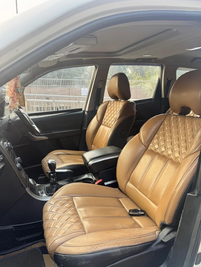 Second-hand 2019 Mahindra XUV500 W11 FWD Diesel for sale in New Delhi-12