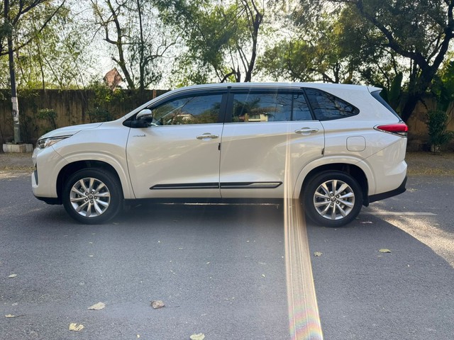 Second-hand 2025 Toyota Innova Hycross VX(O) 7STR Hybrid for sale in New Delhi-2
