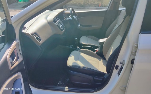 Second-hand 2018 Hyundai i20 1.2 Spotz for sale in New Delhi-14
