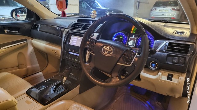 Second-hand 2016 Toyota Camry Hybrid for sale in Mumbai-7