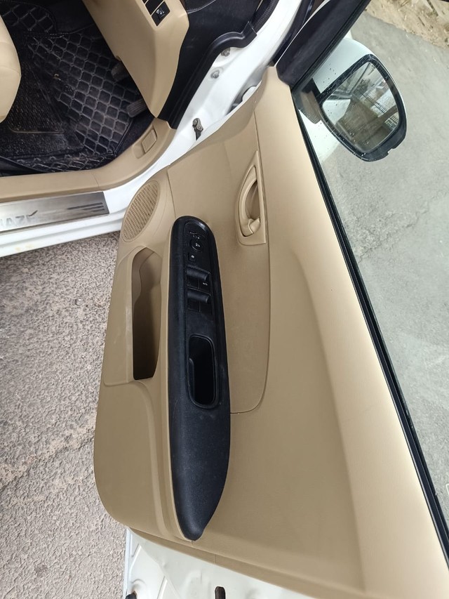 Second-hand 2017 Honda Amaze S i-VTEC for sale in New Delhi-6