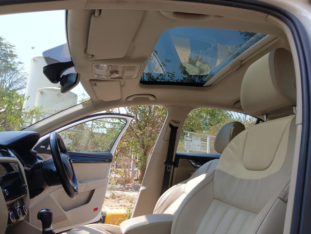 Second-hand 2018 Skoda Octavia 1.8 TSI AT L K for sale in Bangalore-7