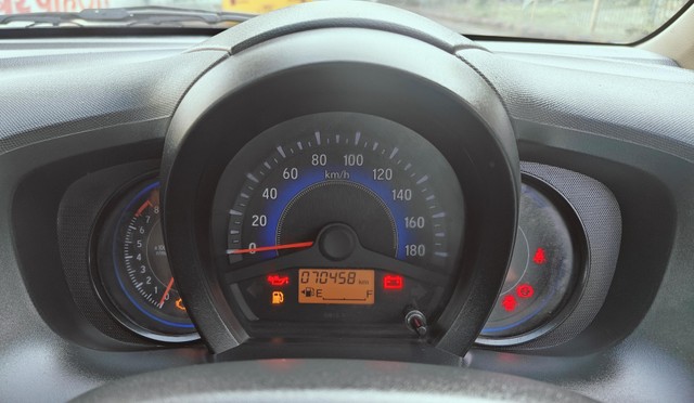 Second-hand 2015 Honda Brio S MT for sale in Navi Mumbai-8