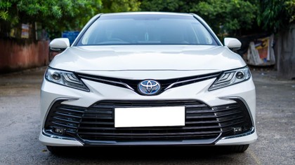 Second-hand 2024 Toyota Camry 2.5 Hybrid for sale in New Delhi