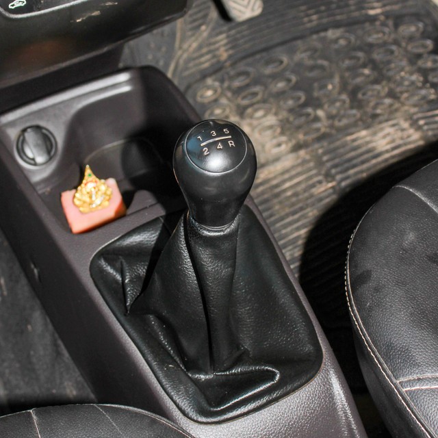 Second-hand 2013 Hyundai EON Magna Plus for sale in Ahmedabad-5