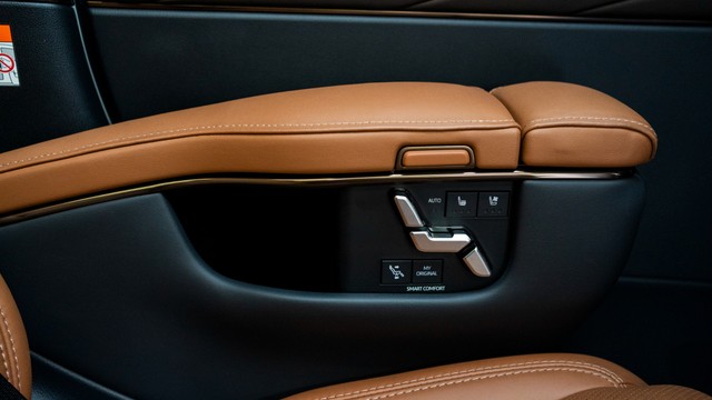 Second-hand 2025 Toyota Vellfire VIP Executive Lounge for sale in New Delhi-16