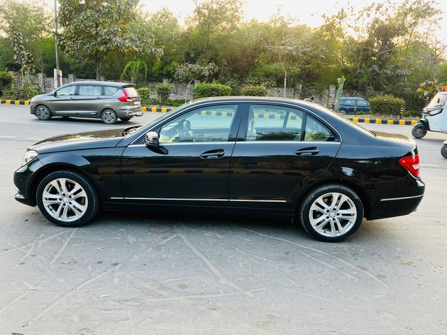Second-hand 2014 Mercedes-Benz C-Class C 200 CGI for sale in New Delhi-2