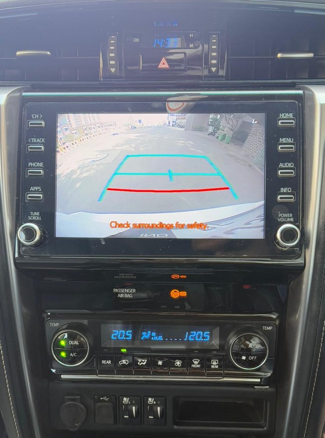 Second-hand 2023 Toyota Fortuner 4X2 Diesel AT for sale in Rajkot-9