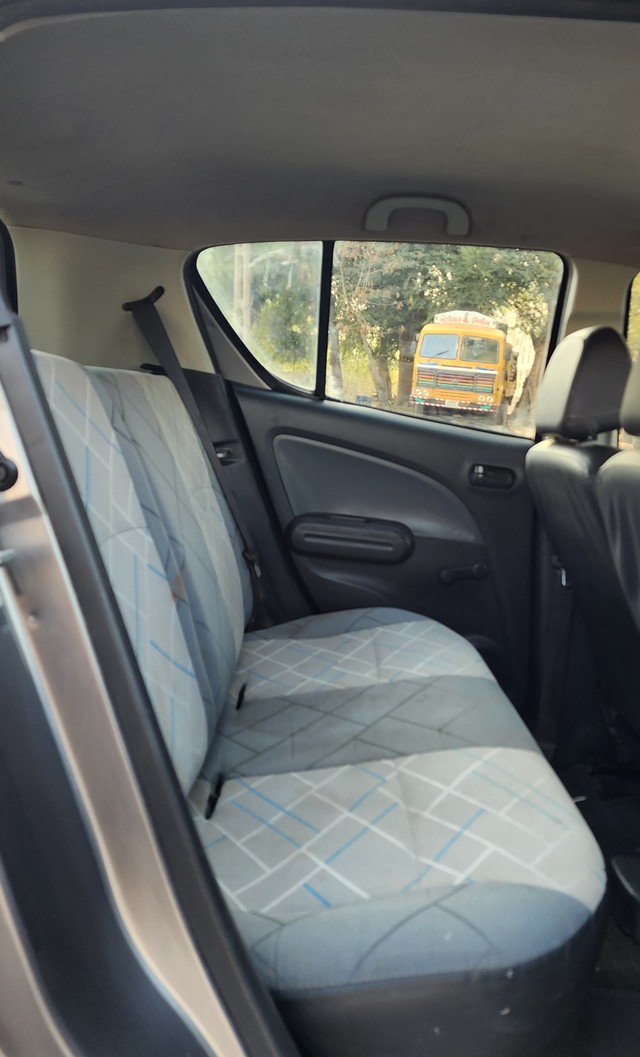 Second-hand 2010 Maruti Ritz LDi for sale in Rajkot-11