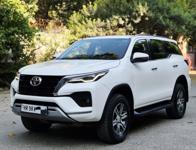 Second-hand 2025 Toyota Fortuner 4X2 Diesel AT for sale in New Delhi-5