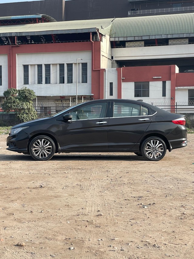 Second-hand 2019 Honda City i-VTEC CVT VX for sale in New Delhi-3