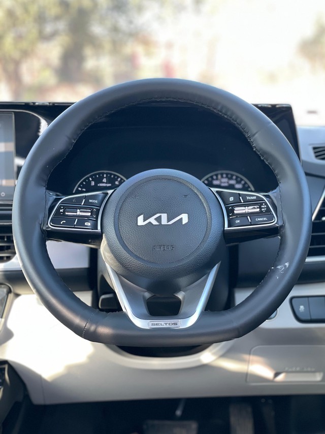 Second-hand 2022 Kia Seltos HTX IVT G for sale in New Delhi-16